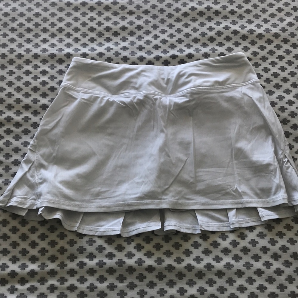 Lululemon white skirt with pleats